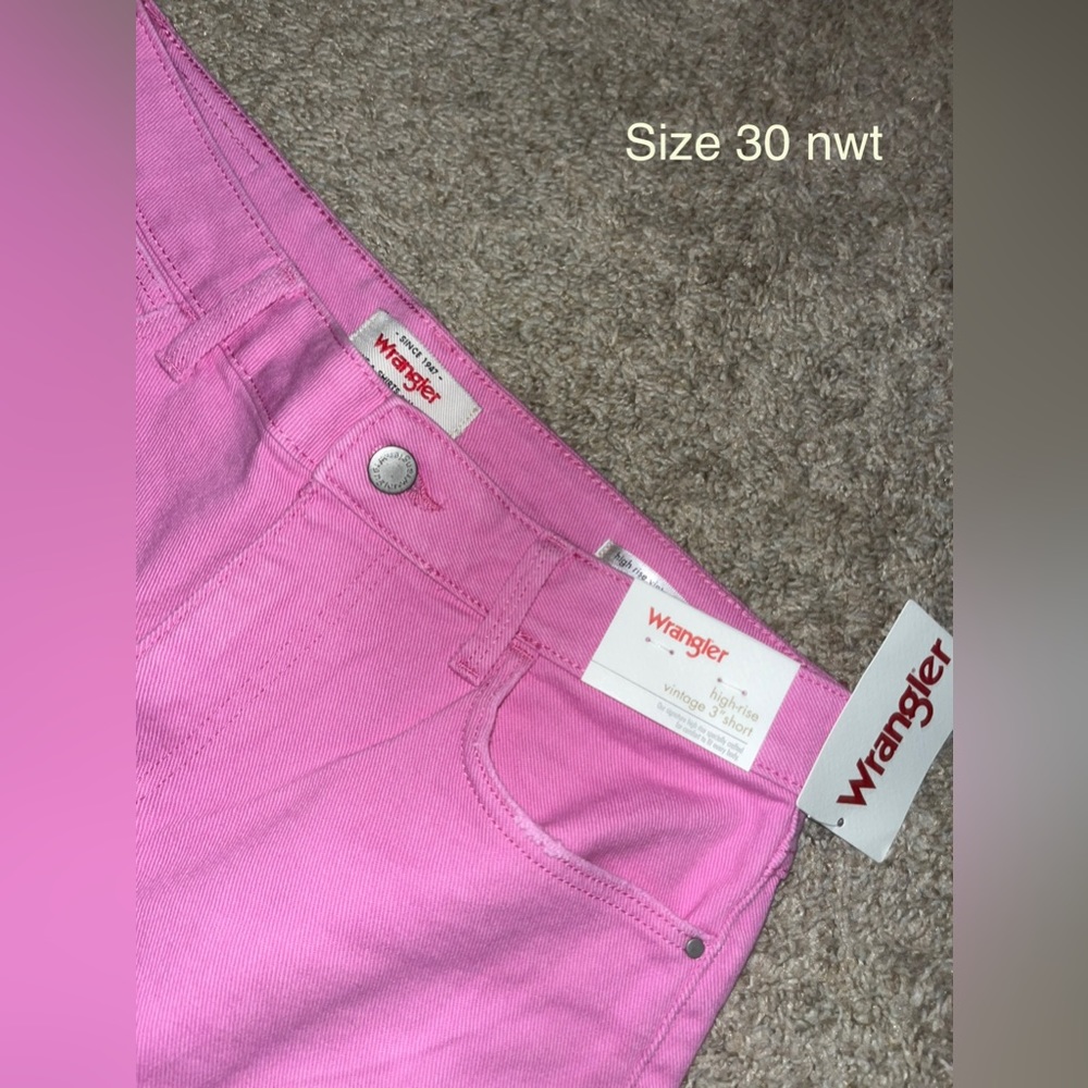 BARBIE PINK WRANGLER JEAN SHORTS 30 NWT